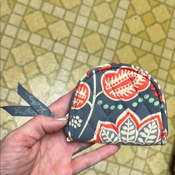 Like new Vera Bradley Gray Ribbon coin/card holder - Picture 3 of 15